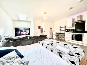 Lt Properties Luton town centre studio Tv Netflix Ground Floor 2
